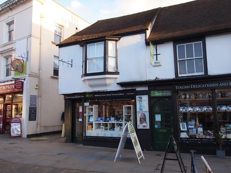 33 Carfax, Horsham, West Sussex, RH12 1EE Crickmay