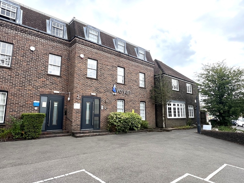  Grove House completion